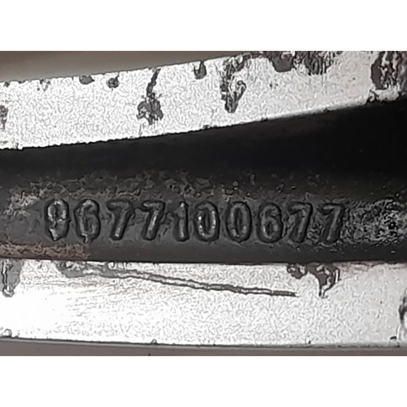 Recambio de llanta para citroën c-elysée exclusive referencia OEM IAM 9677100877 - Blanco 2