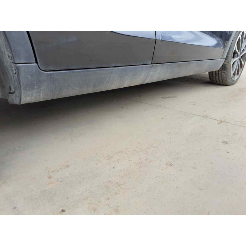 Recambio de faldon lateral para ssangyong tivoli limited 4x2 referencia OEM IAM 4