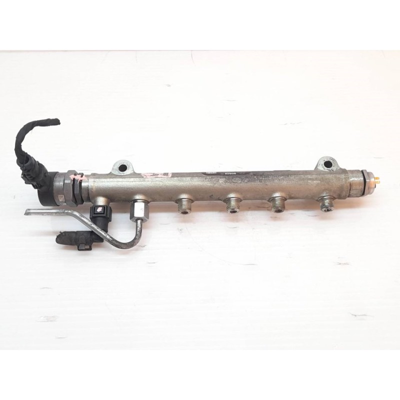 Recambio de rampa inyectora para kia sportage active 4x4 referencia OEM IAM 0445214140 515200606 BOSCH - Negro
