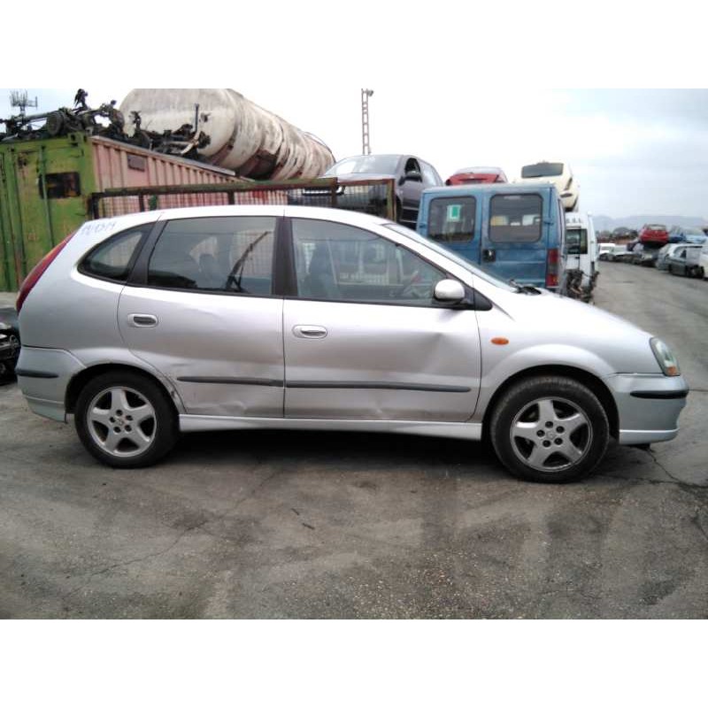 nissan almera tino (v10m) del año 2002