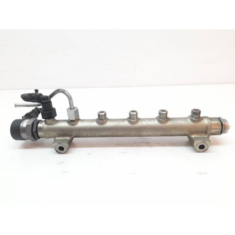 Recambio de rampa inyectora para kia sportage active 4x4 referencia OEM IAM 0445214140 515200606 BOSCH - Negro 4