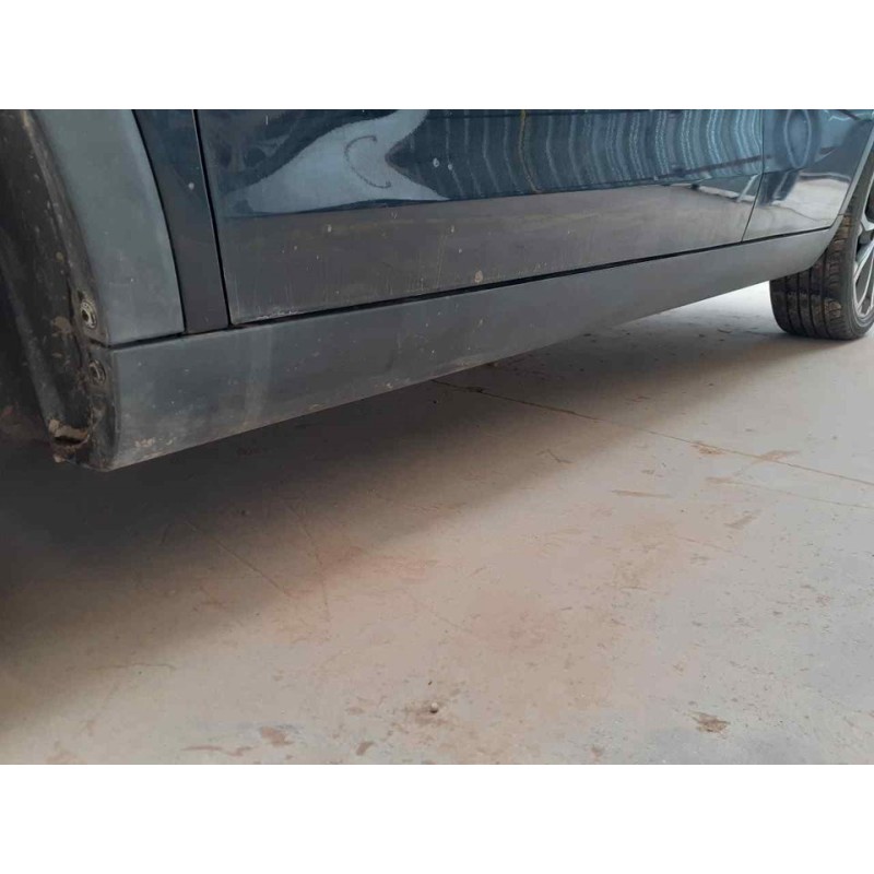 Recambio de faldon lateral para ssangyong tivoli limited 4x2 referencia OEM IAM 3