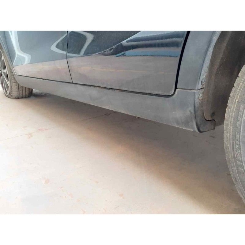 Recambio de faldon lateral para ssangyong tivoli limited 4x2 referencia OEM IAM 4