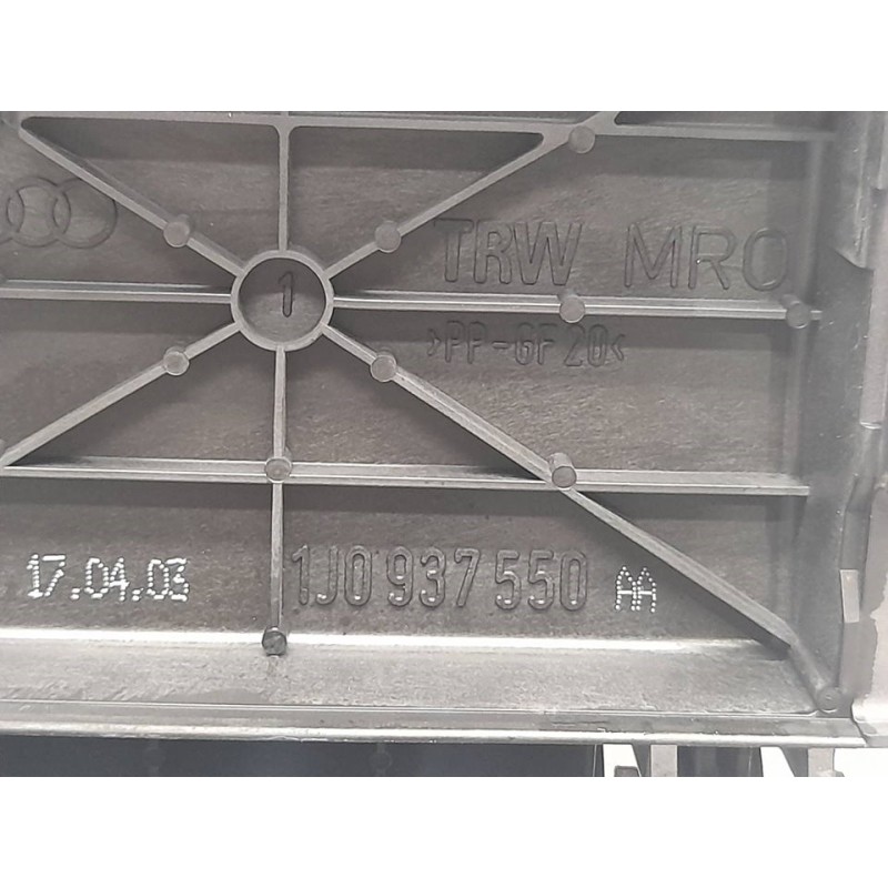 Recambio de caja reles / fusibles para volkswagen golf iv berlina (1j1) soul referencia OEM IAM 550AA 1J093550AA - Negro 3