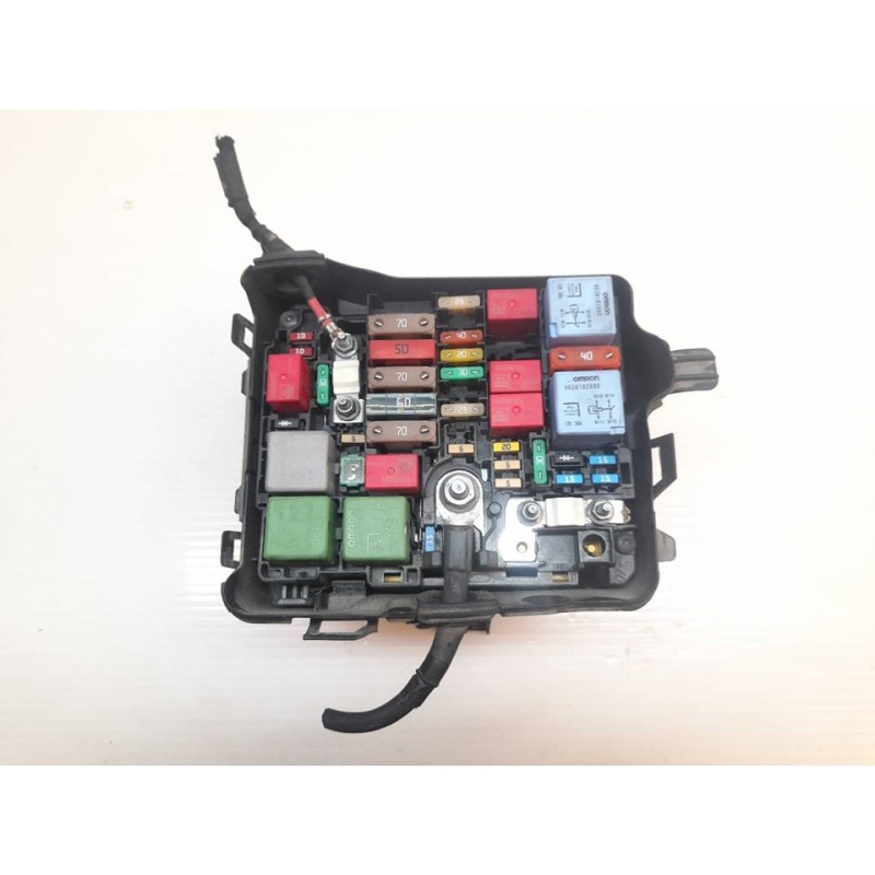 Recambio de caja reles / fusibles para citroën c-elysée exclusive referencia OEM IAM 9651 PCFPP00124 