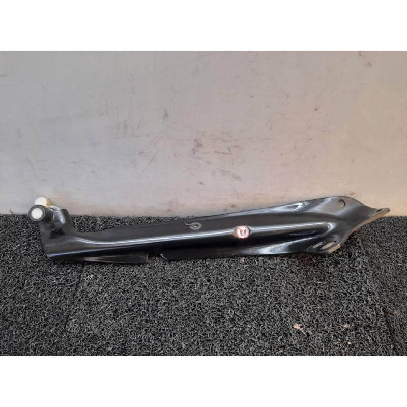 Recambio de soporte / guia puerta corredera para ford transit courier combi trend referencia OEM IAM ET76A25001LH - Blanco