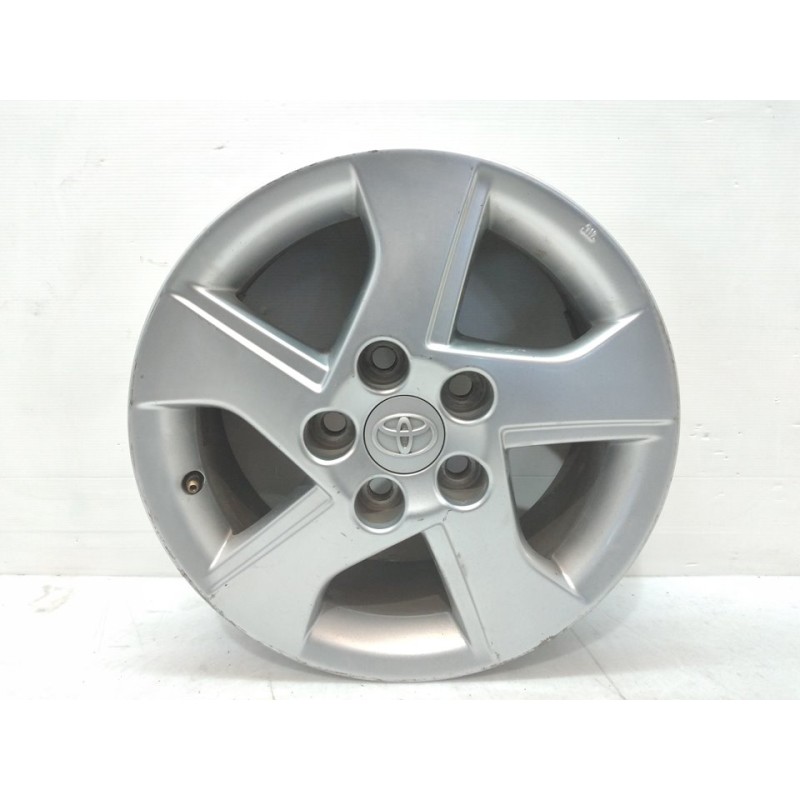 Recambio de llanta para toyota auris hybrid active referencia OEM IAM 4261102D90  