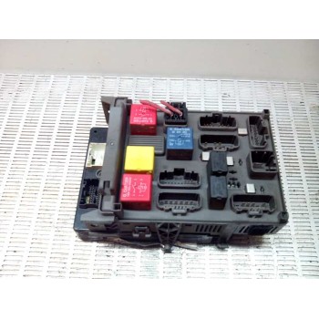 CAJA RELES / FUSIBLES 8200190269 