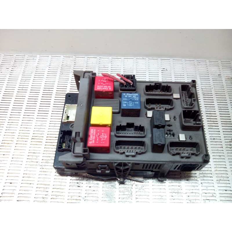 Recambio de caja reles / fusibles para renault laguna ii (bg0) 1.6 referencia OEM IAM 8200190269  