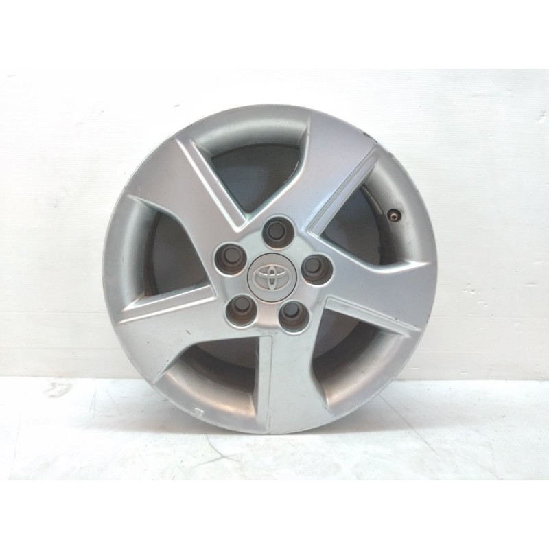 Recambio de llanta para toyota auris hybrid active referencia OEM IAM 4261102D90  