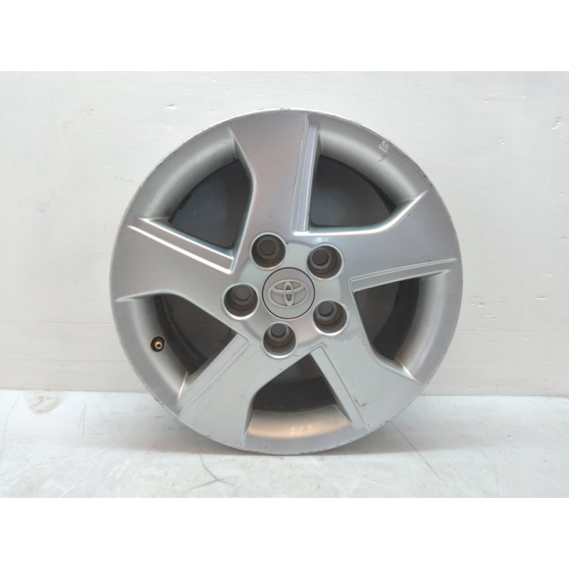 Recambio de llanta para toyota auris hybrid active referencia OEM IAM 4261102D90  