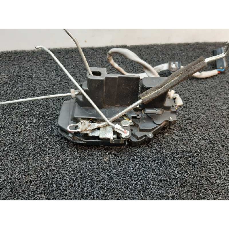 Recambio de cerradura puerta delantera derecha para kia carens 2.0 crdi lx monovolumen referencia OEM IAM 2