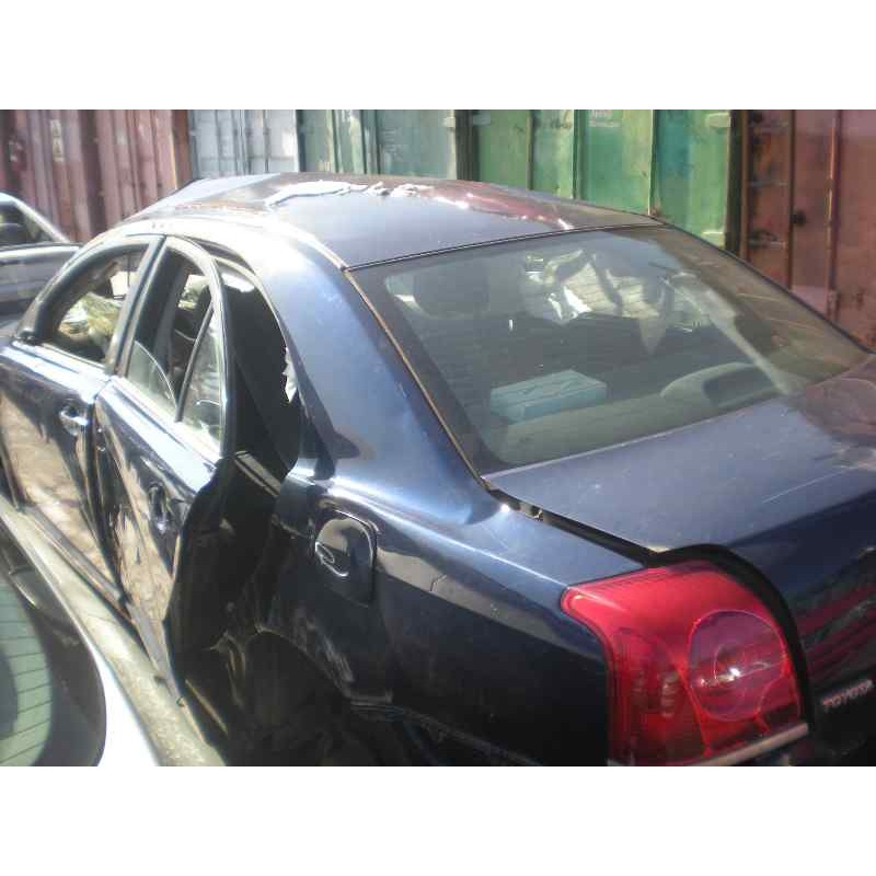 toyota avensis berlina (t25) del año 2003