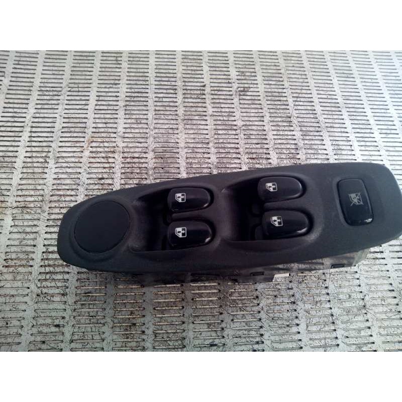 Recambio de mando elevalunas delantero izquierdo para hyundai accent (lc) 1.3 cat referencia OEM IAM 620W10270  