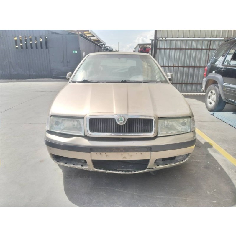 skoda octavia berlina (1u2) del año 2004