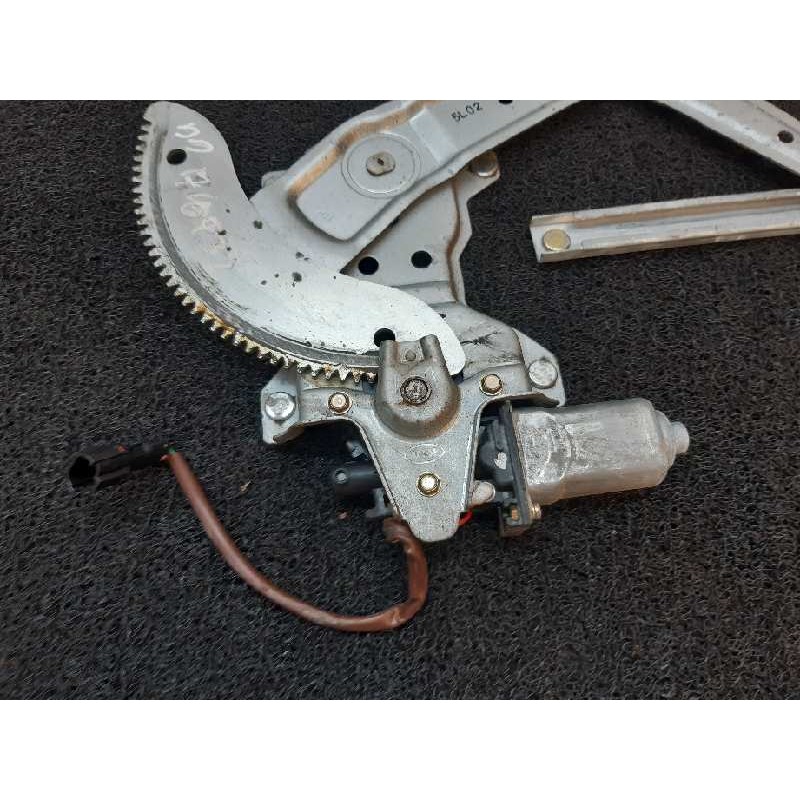 Recambio de elevalunas delantero derecho para kia carens 2.0 crdi lx monovolumen referencia OEM IAM 5