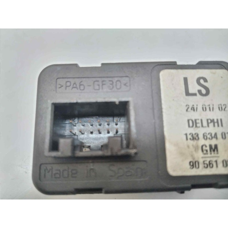 Recambio de mando elevalunas delantero izquierdo para opel astra g berlina elegance referencia OEM IAM 13363401 90561086 2