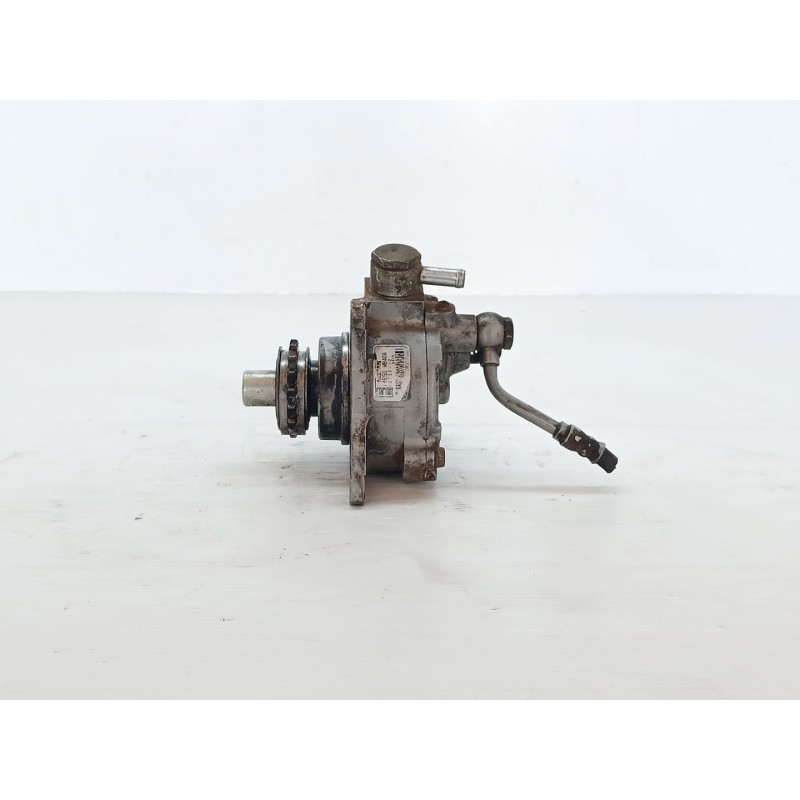 Recambio de depresor freno / bomba vacio para nissan cabstar 09.06 cabstar 35.xx cabina simple cabina individual referencia OEM - Blanco