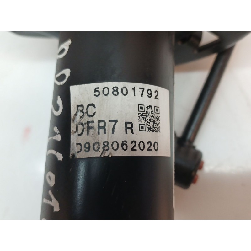 Recambio de amortiguador delantero derecho para mazda cx-30 selection 2wd referencia OEM IAM 50801792 D908072020 2
