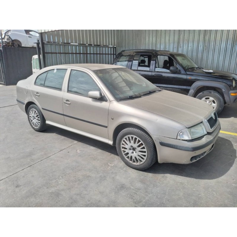 skoda octavia berlina (1u2) del año 2004