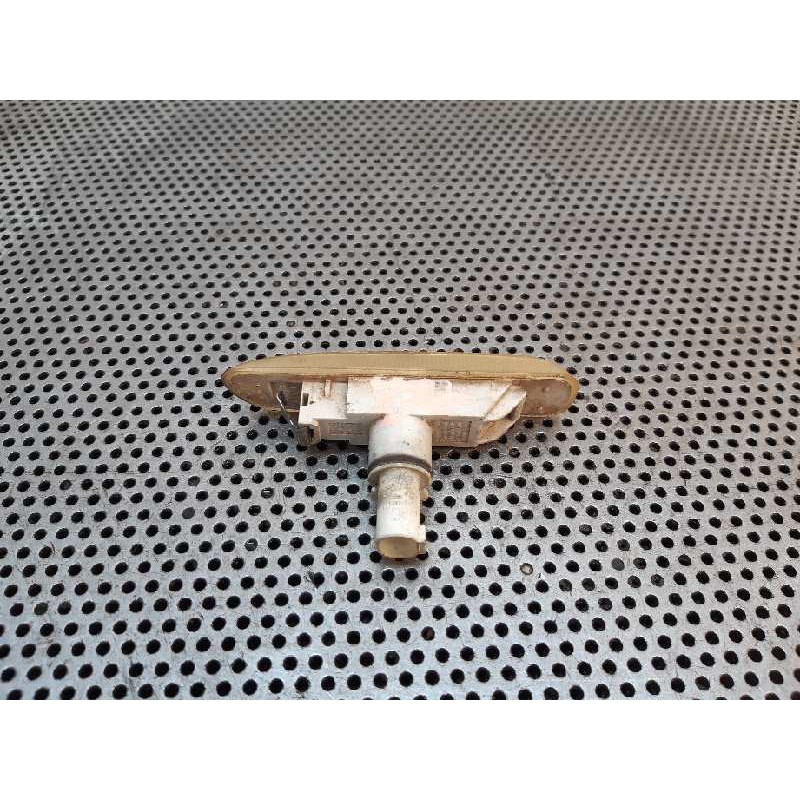 Recambio de piloto lateral derecho para bmw serie 3 touring (e46) 320i referencia OEM IAM - Azul 2