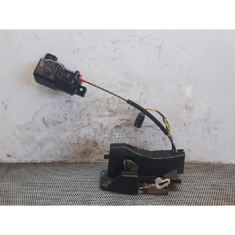 Recambio de cerradura puerta trasera derecha para ford escort berl./turnier referencia OEM IAM   