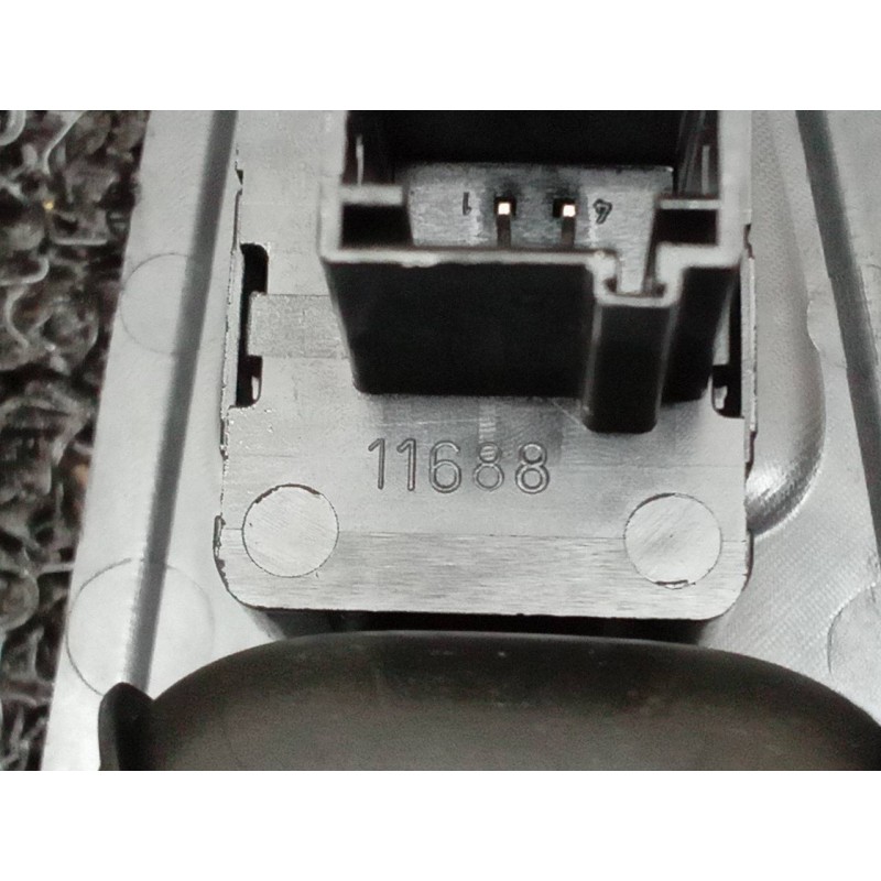 Recambio de mando elevalunas trasero derecho para peugeot 308 premium referencia OEM IAM 11688 3