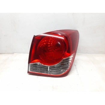 PILOTO TRASERO DERECHO 4213 2F27 