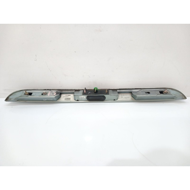 Recambio de molduras traseras para citroën xsara picasso 2.0 hdi referencia OEM IAM 9635595877 - Verde 3
