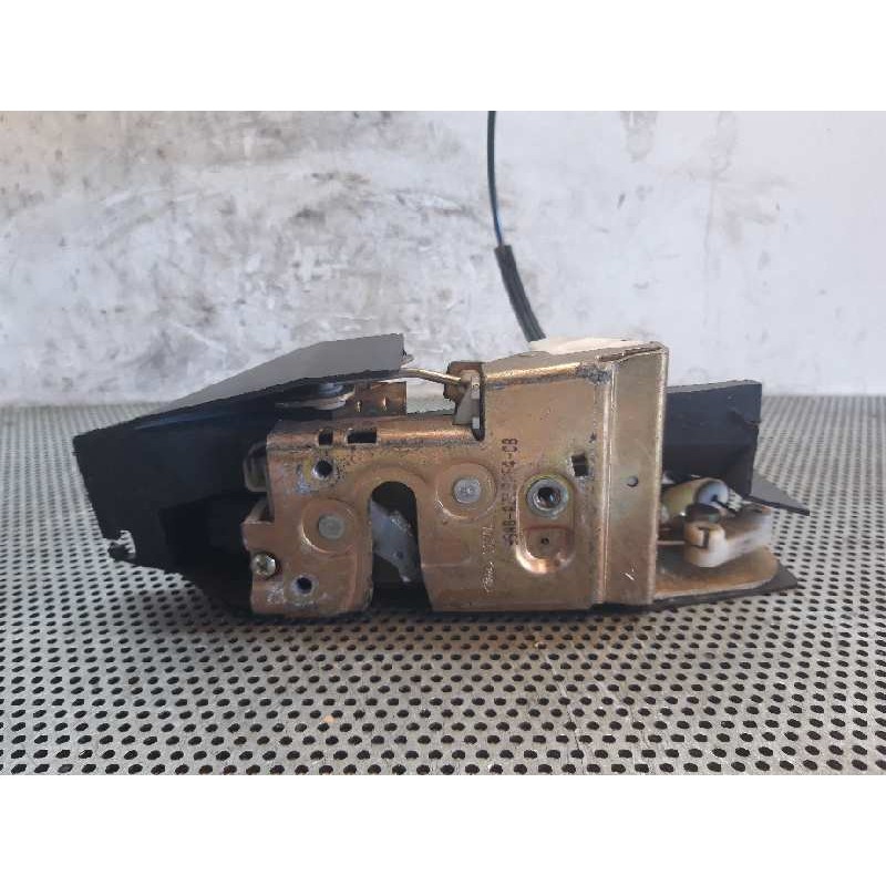 Recambio de cerradura puerta trasera derecha para ford escort berl./turnier referencia OEM IAM 6