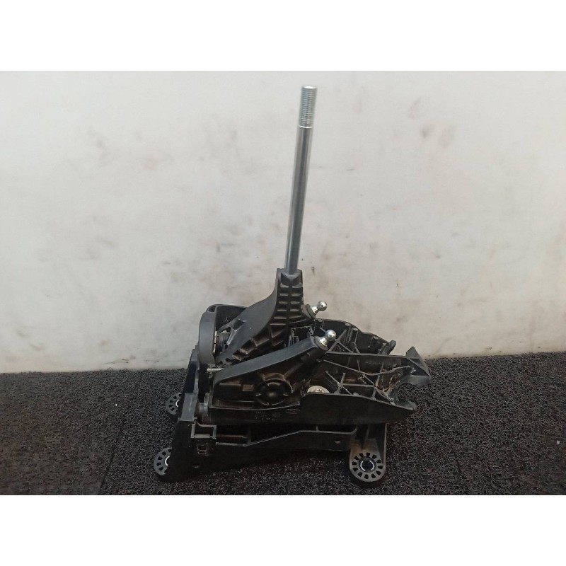 Recambio de palanca cambio para ford fiesta (ccn) black edition referencia OEM IAM E1BR7C453KAB - Negro 2