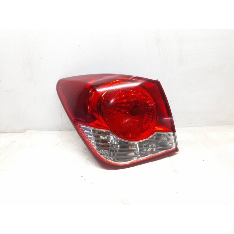 Recambio de piloto trasero izquierdo para chevrolet cruze ls referencia OEM IAM 4212  