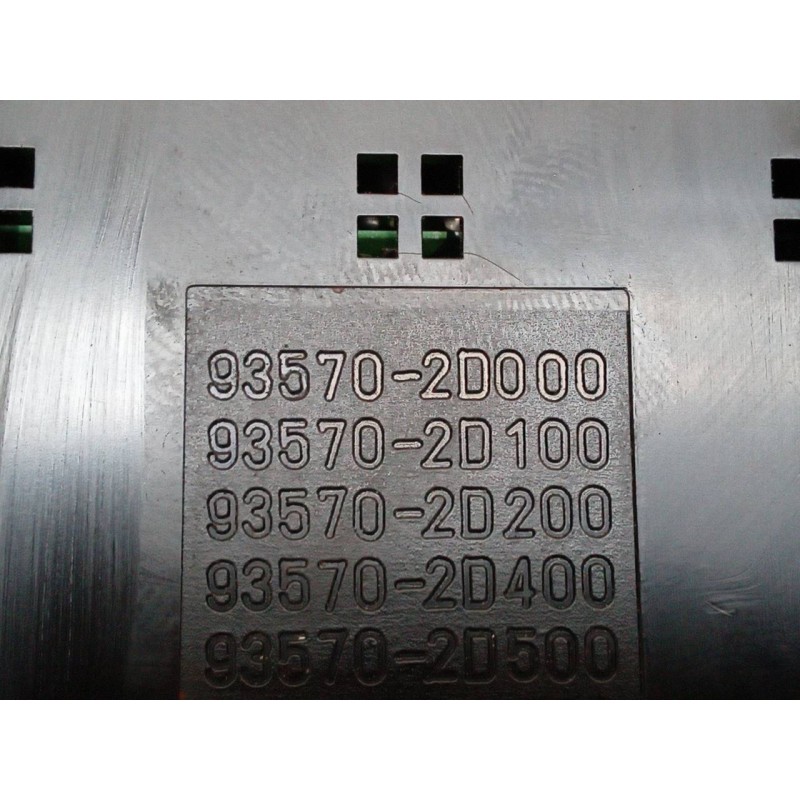 Recambio de mando elevalunas delantero izquierdo para hyundai elantra (xd) 2.0 crdi gls full (5-ptas.) referencia OEM IAM 935702 2