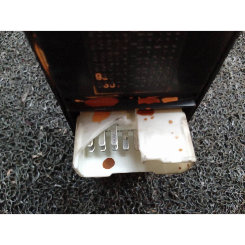 Recambio de mando elevalunas delantero izquierdo para hyundai elantra (xd) 2.0 crdi gls full (5-ptas.) referencia OEM IAM 935702 3