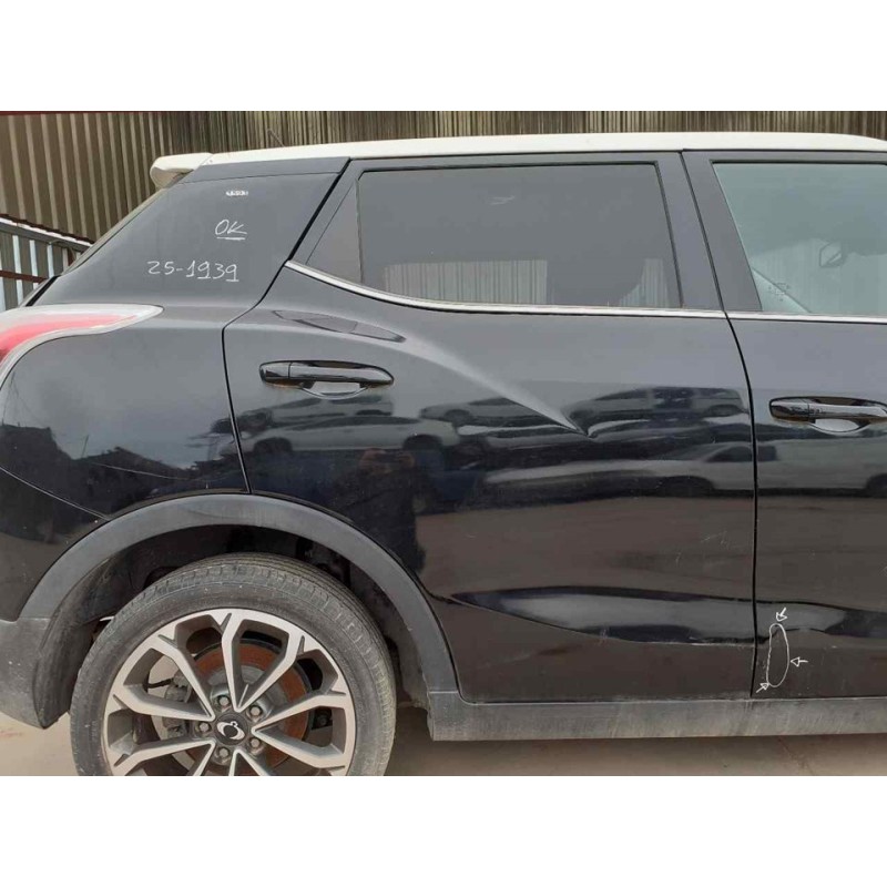Recambio de puerta trasera derecha para ssangyong tivoli limited 4x2 referencia OEM IAM   