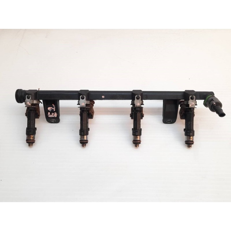 Recambio de rampa inyectora para dacia dokker ambiance referencia OEM IAM 8200494284 - Blanco 2