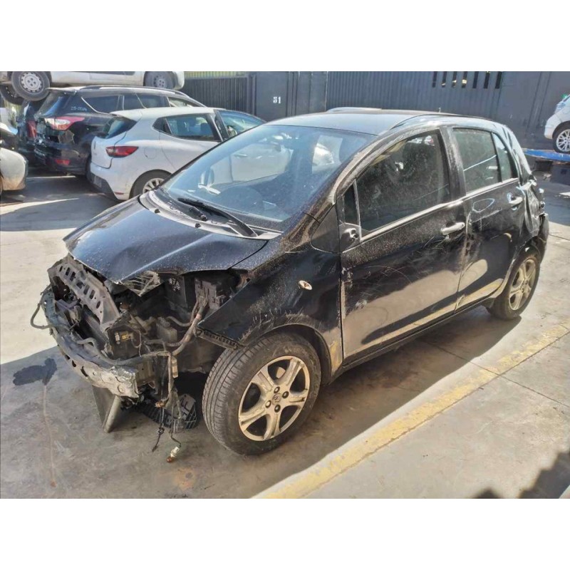 toyota yaris del año 2010