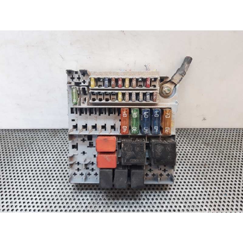 Recambio de caja reles / fusibles para fiat panda (169) 1.2 cat referencia OEM IAM 46841645  