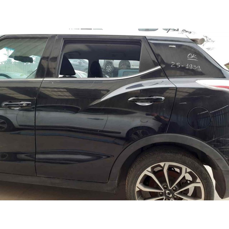 Recambio de puerta trasera izquierda para ssangyong tivoli limited 4x2 referencia OEM IAM 3