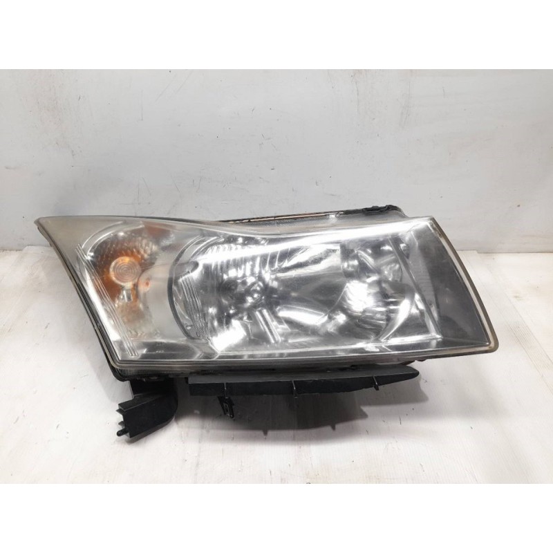 Recambio de faro derecho para chevrolet cruze ls referencia OEM IAM 2F27  