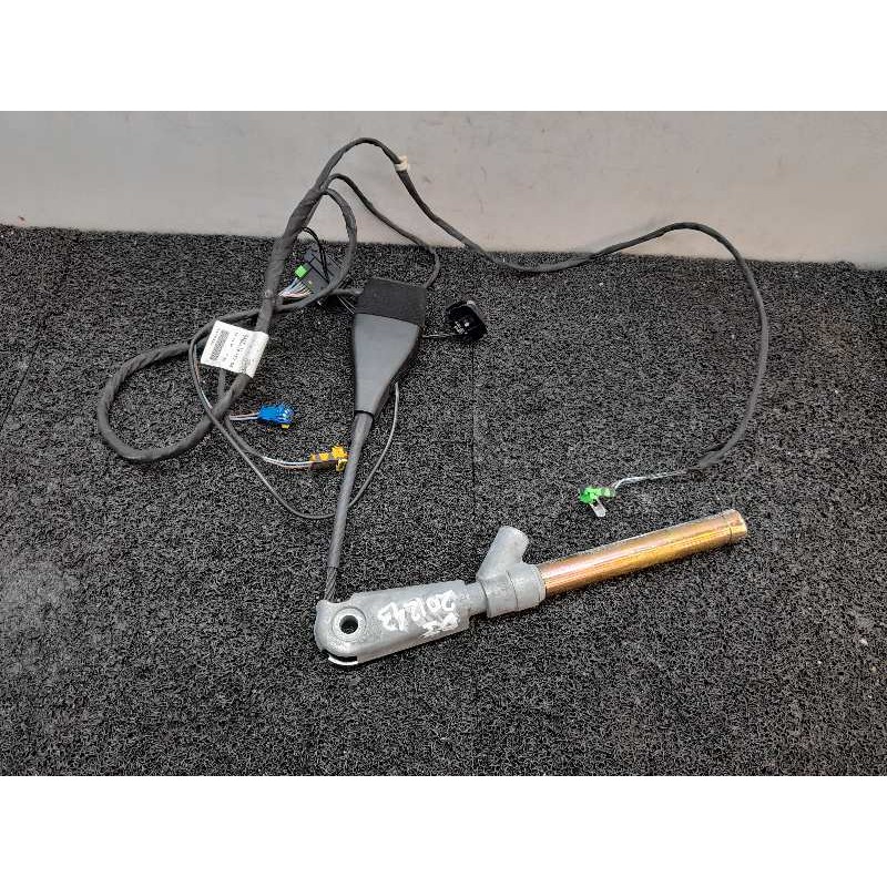 Recambio de pretensor airbag izquierdo para renault scenic ii grand emotion referencia OEM IAM   