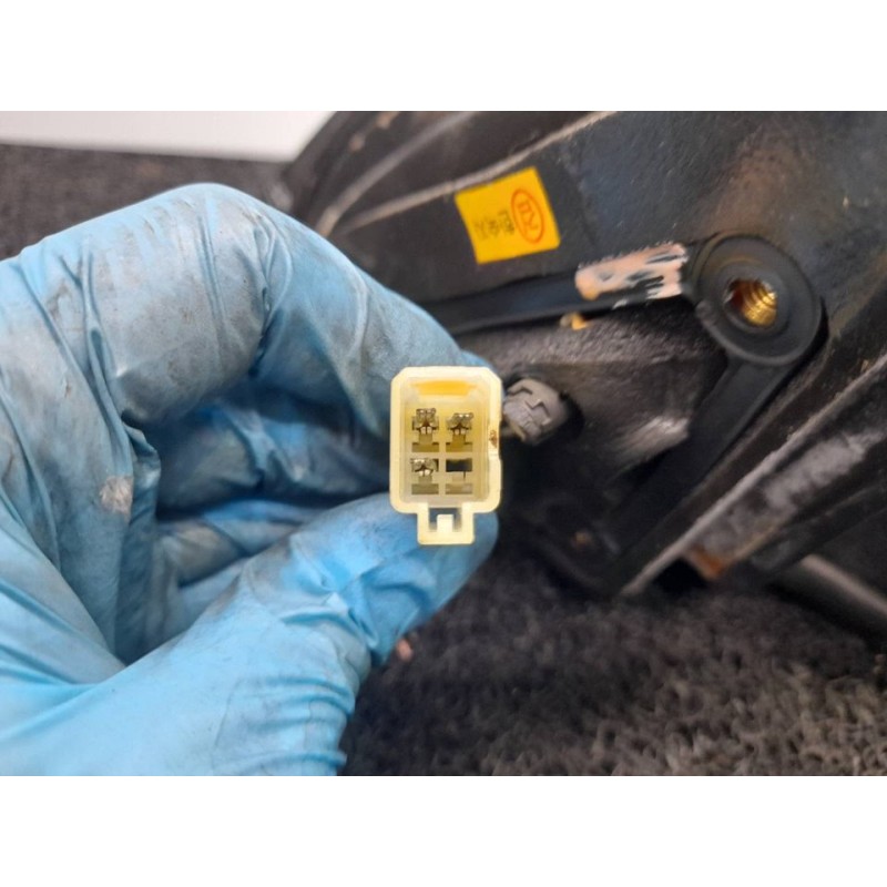 Recambio de retrovisor derecho para kia shuma 1.5 ls berlina portón referencia OEM IAM 4