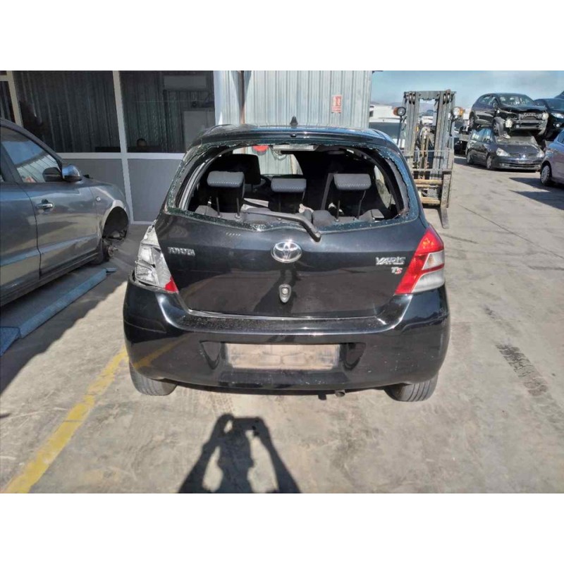 toyota yaris del año 2010