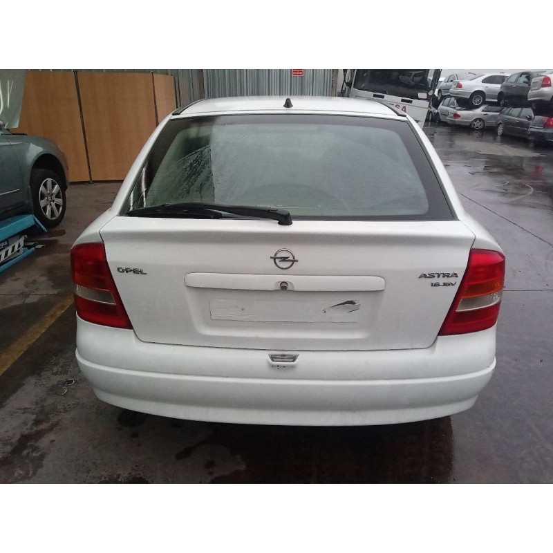 opel astra g berlina del año 1998