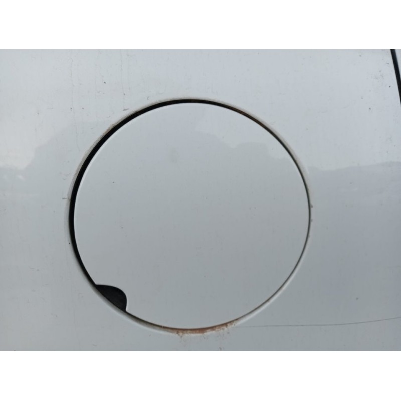Recambio de tapa exterior combustible para renault clio iv limited referencia OEM IAM   