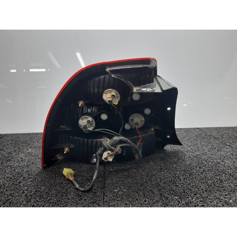 Recambio de piloto trasero derecho para kia shuma 1.5 ls berlina portón referencia OEM IAM 3