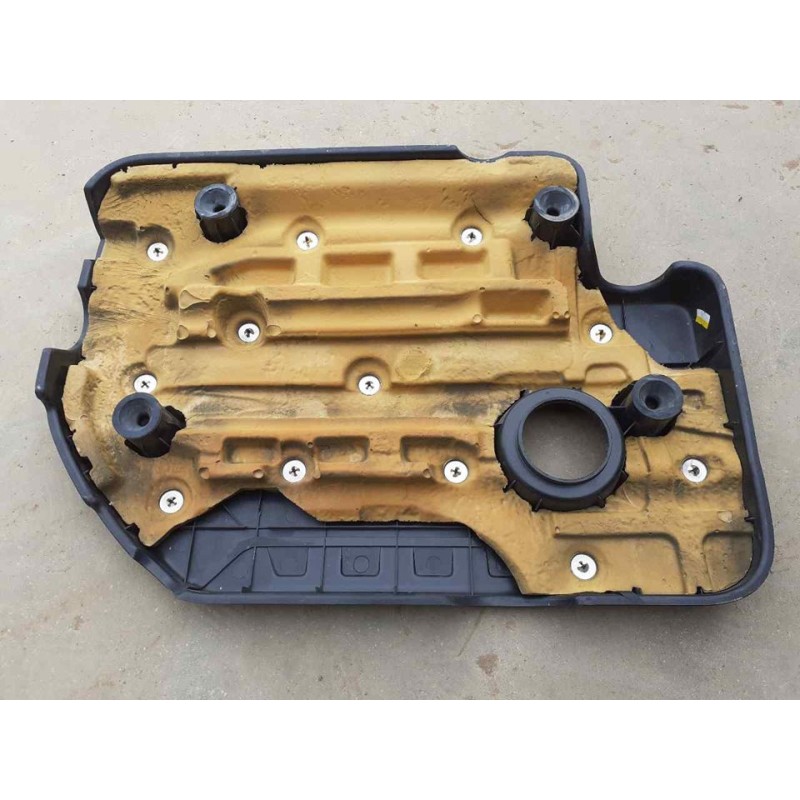 Recambio de tapa superior motor para ssangyong tivoli limited 4x2 referencia OEM IAM 2
