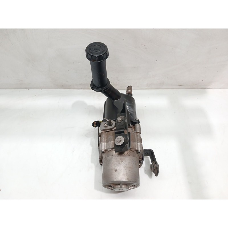 Recambio de bomba direccion para peugeot partner kombi active referencia OEM IAM 9806452880  