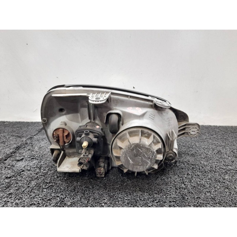 Recambio de faro izquierdo para hyundai santa fe (sm) 2.7 gls full 4x4 referencia OEM IAM 4