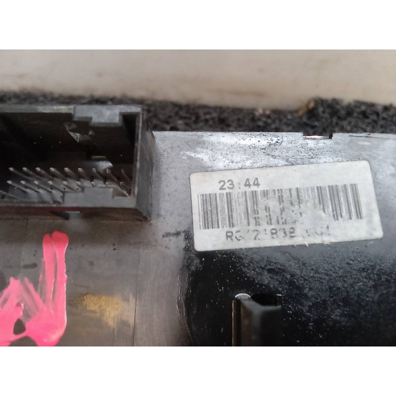Recambio de mando elevalunas delantero izquierdo para bmw mini (r50,r53) 1.6 16v cat referencia OEM IAM RG21838001 37223A 613169 2
